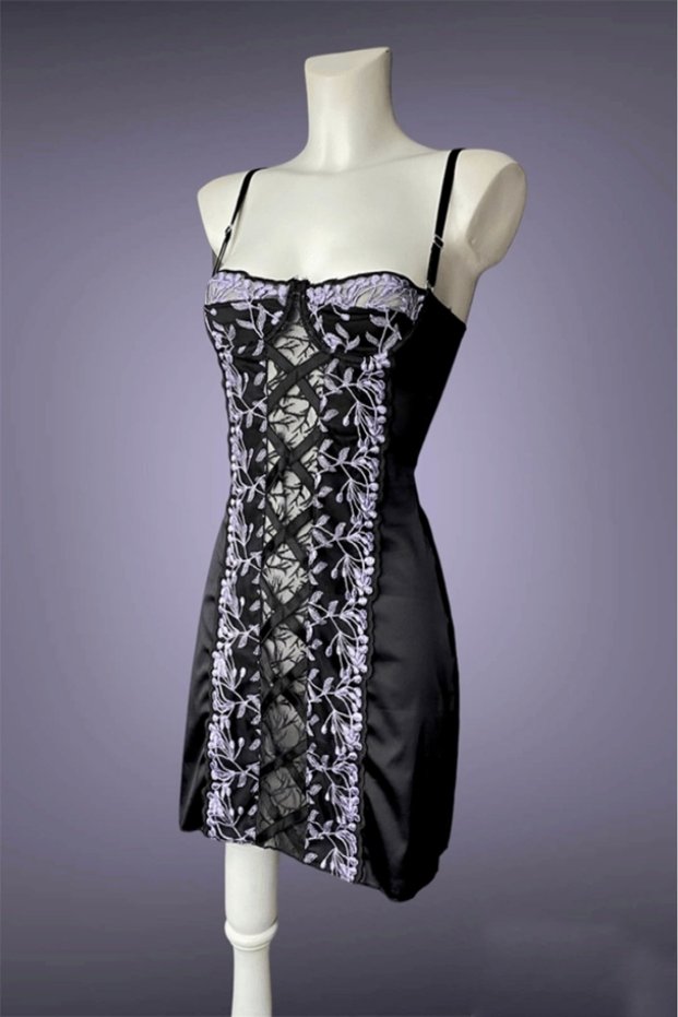 lace and Ribbon Detailed Stylish Nightgown