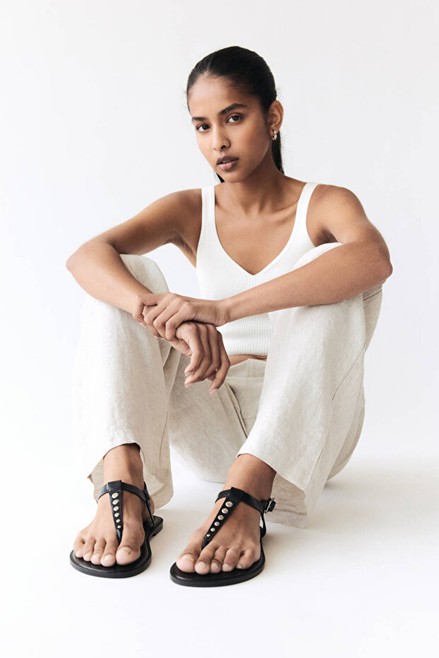 Düz süslemeli sandalet - 1