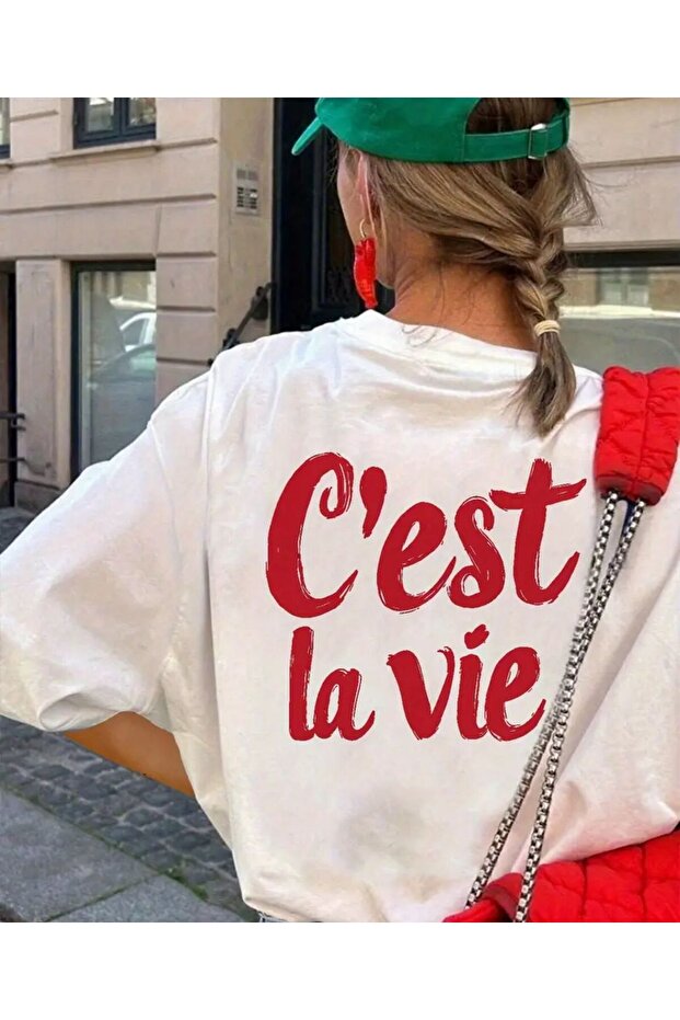 تيشيرت مطبوع رقميًا عالي الجودة من C'EST LA VIE