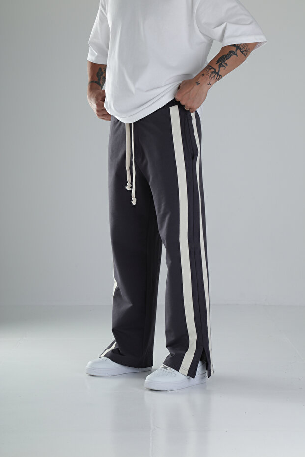 Şeritli Yırtmaç Detaylı Antrasit Eşofman - 2