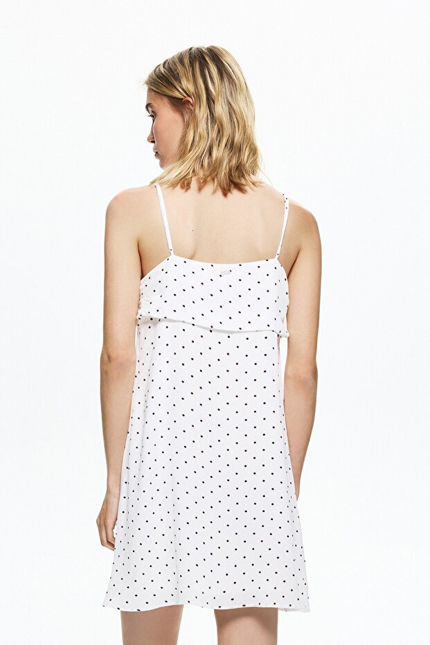 Puantiye desenli kısa elbise - 4