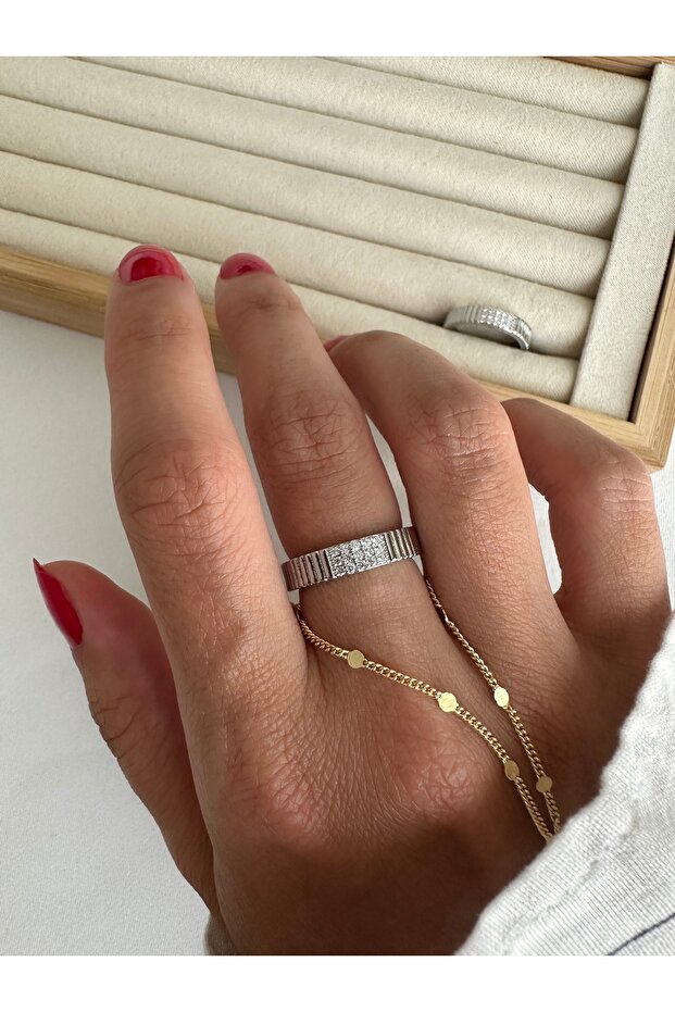 خاتم فضي اللون غير لامع مرصع بالأحجار - 3