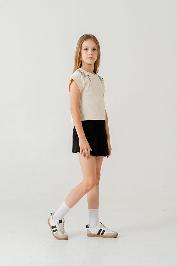 Printed Embroidered Girl's Shorts - T-Shirt Set
