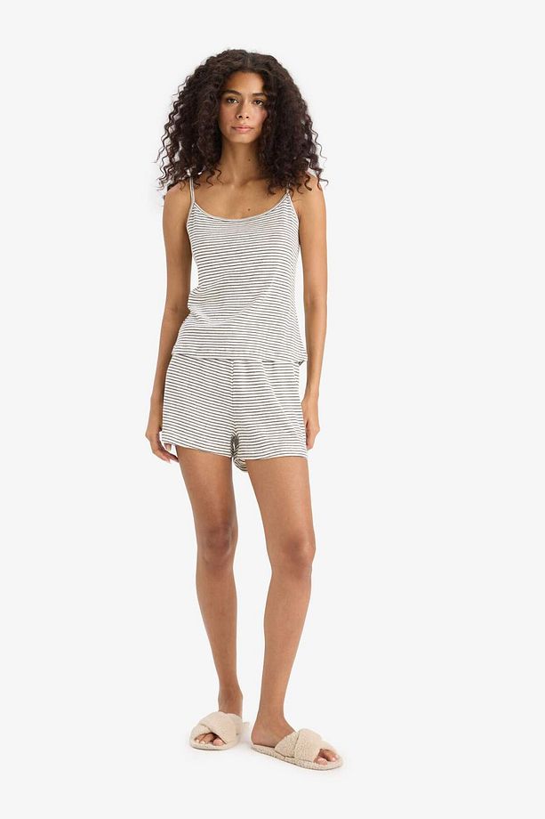 Regular Fit Pijama Takımı Desenli Askılı Pijama Üstü Esnek Belli Şort Pijama Altı-Fall in Love F6152 - 2