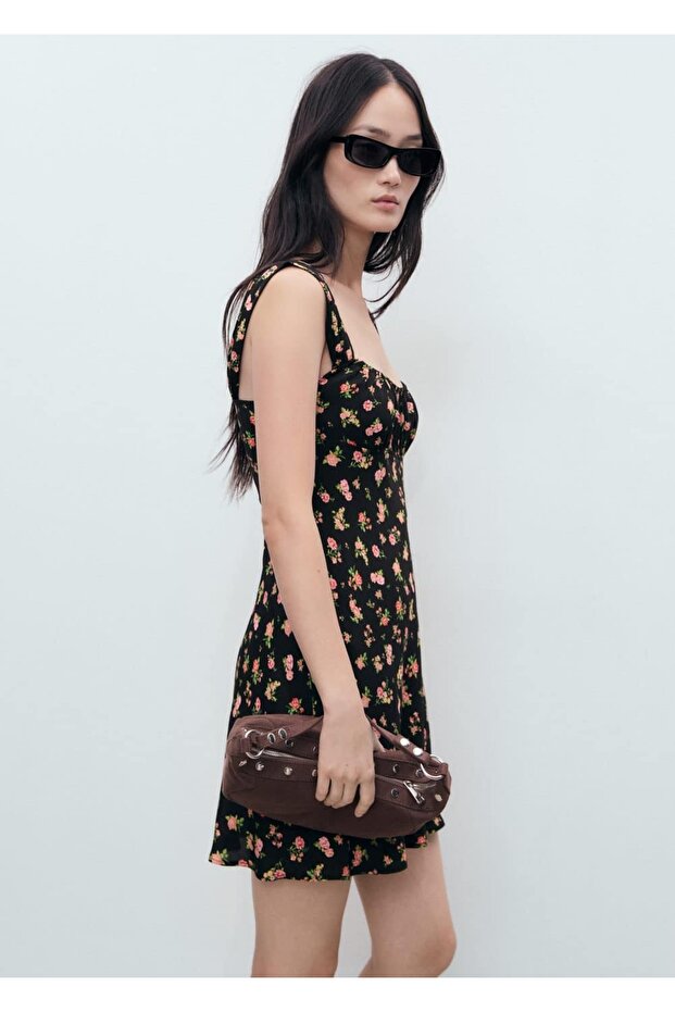 Büzgü yakalı elbise - 1