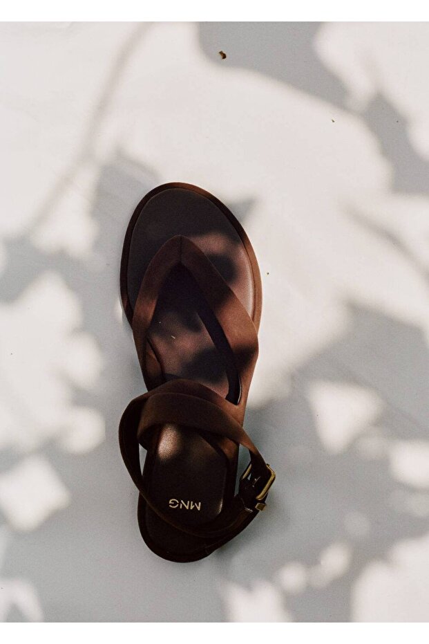 Bantlı süet sandalet - 2