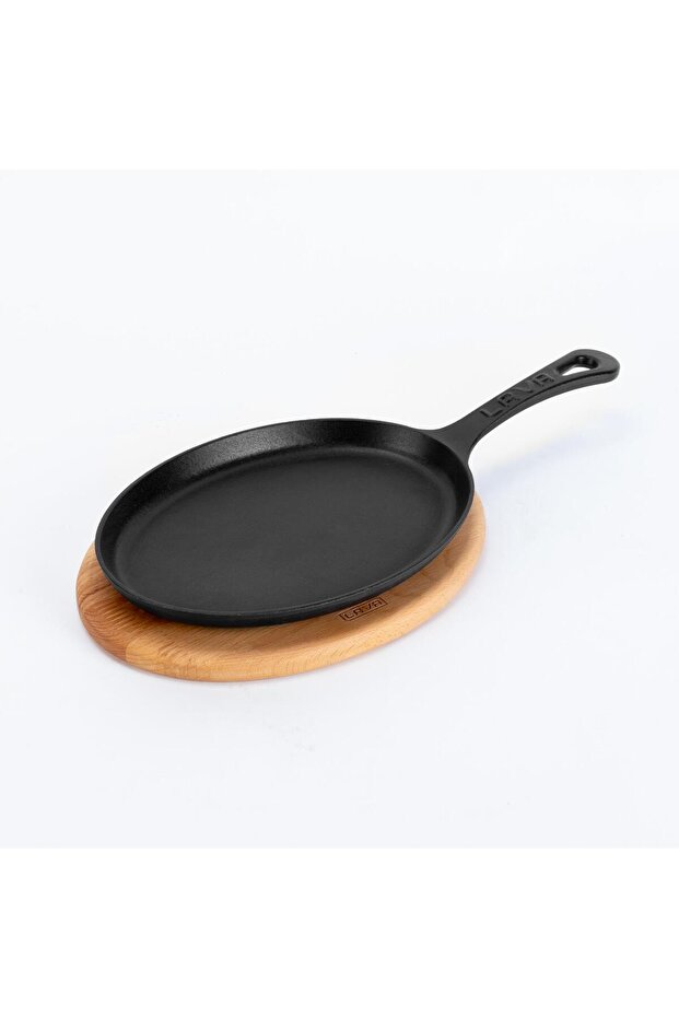 طبق فاجيتا بيضاوي مصبوب من الحديد الزهر بمقبض صلب من خشب الزان مقاس 17 × 23 سم