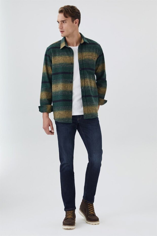 Connel men's woven long sleeve shirt emerald green