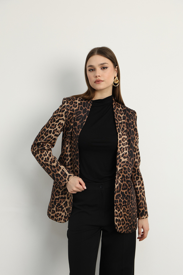 سترة بنمط الفهد بأزرار واحدة - 5