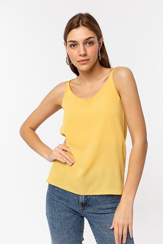 Degaje Yaka Sarı Askılı Bluz - 1