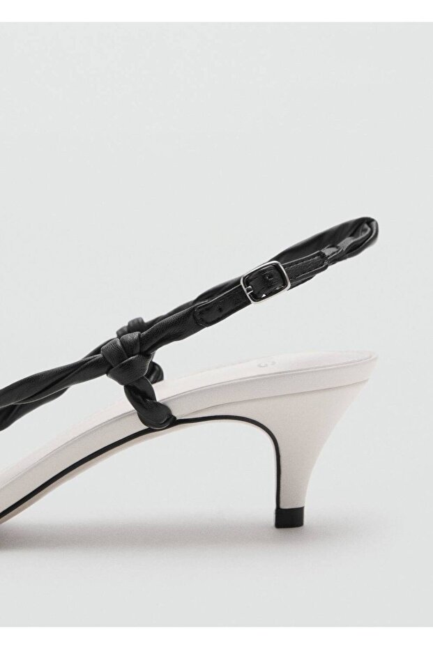 Büzgü bantlı sandalet - 4