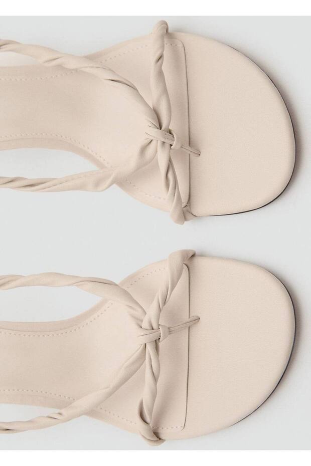 Büzgü bantlı sandalet - 4