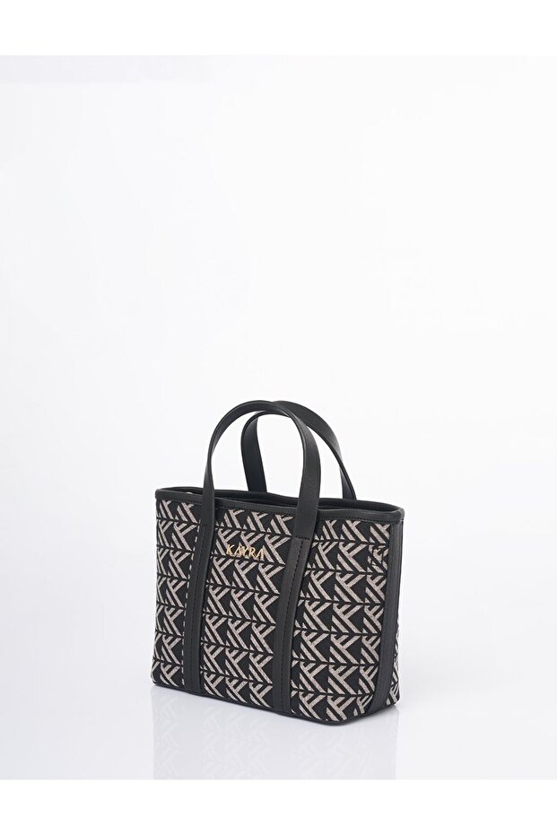 حقيبة تسوق متوسطة الحجم بنمط مونوغرام باللون الأسود - 6