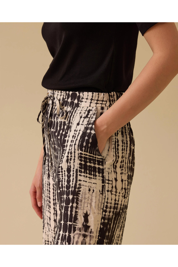 بنطلون منقوش بطول الكاحل - 4