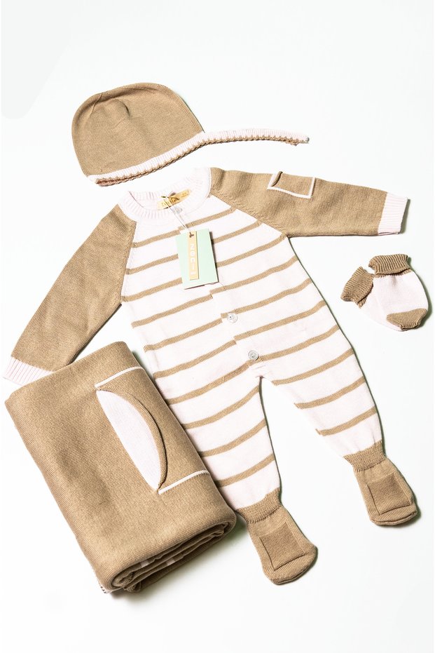 Newborn 4-Piece Knitted Knitwear Baby Set