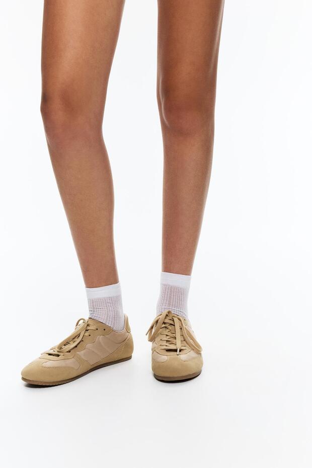 Delikli çoraplar - 1