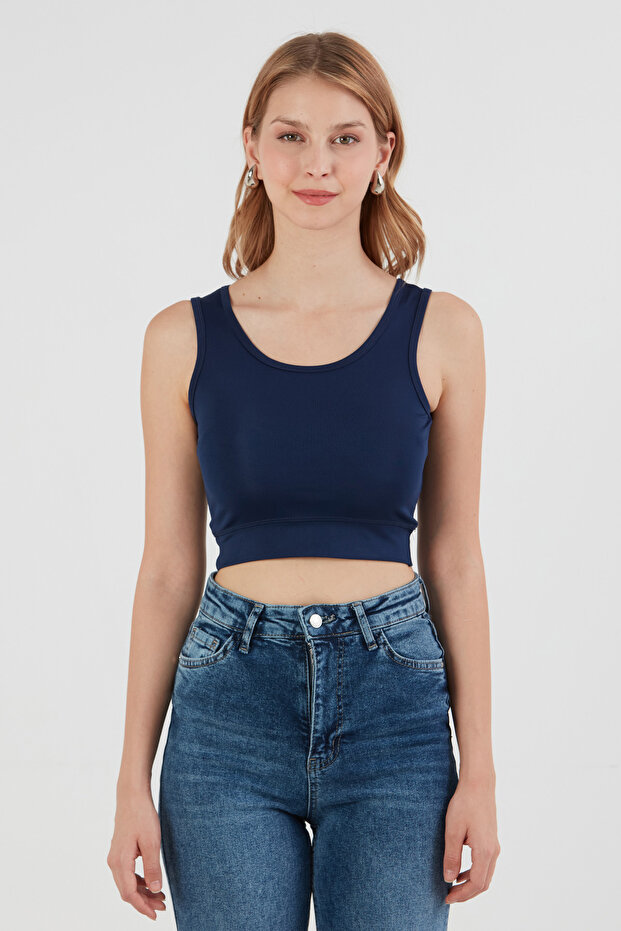 جسم قصير أساسي برقبة على شكل حرف U - 6