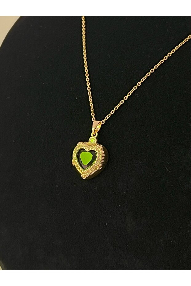 Green Stone Detail Heart Necklace