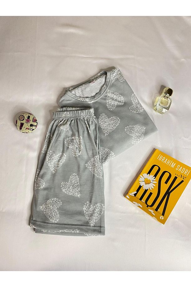 Gri Renkli Kalp Desenli Kısa Kollu Şortlu Pijama Takımı - 4