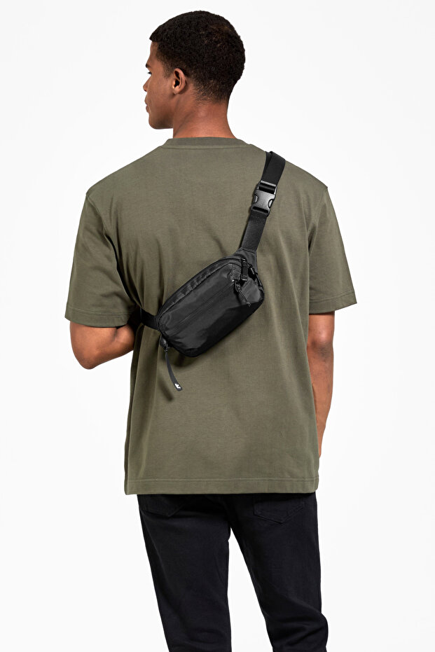Aviator T33 Black 1.5L Accessory Hand and Shoulder Bag - T33S1D1