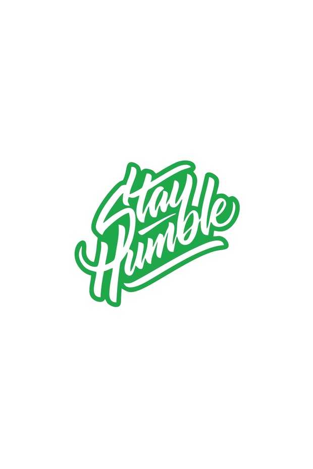 ملصق Stay Humble مقاس 17 × 17 سم باللون الأخضر