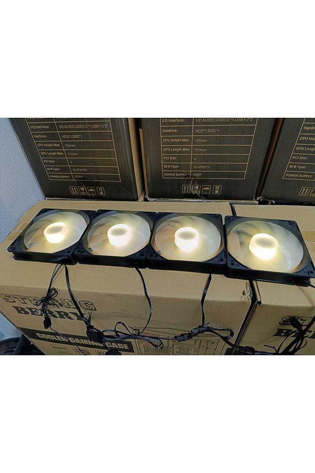 Kasa fanı 4x aRGB Reset tuşundan yönlendirilebilir 4lü set fan seti - 4