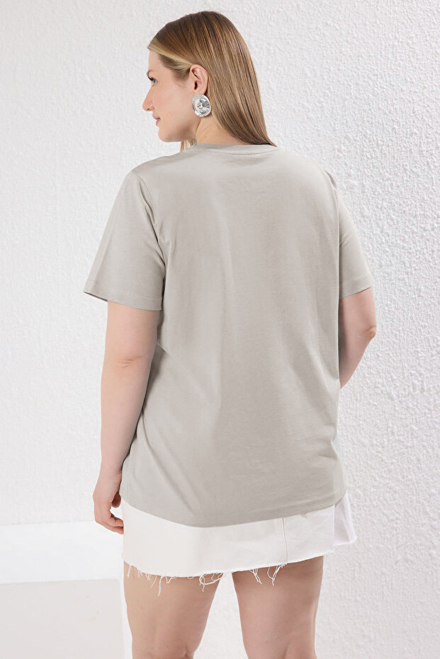 Taş Yakası Taşlı Relaxed Fit %100 Pamuk Örme Büyük Beden T-shirt TBBSS25BF00021 - 5