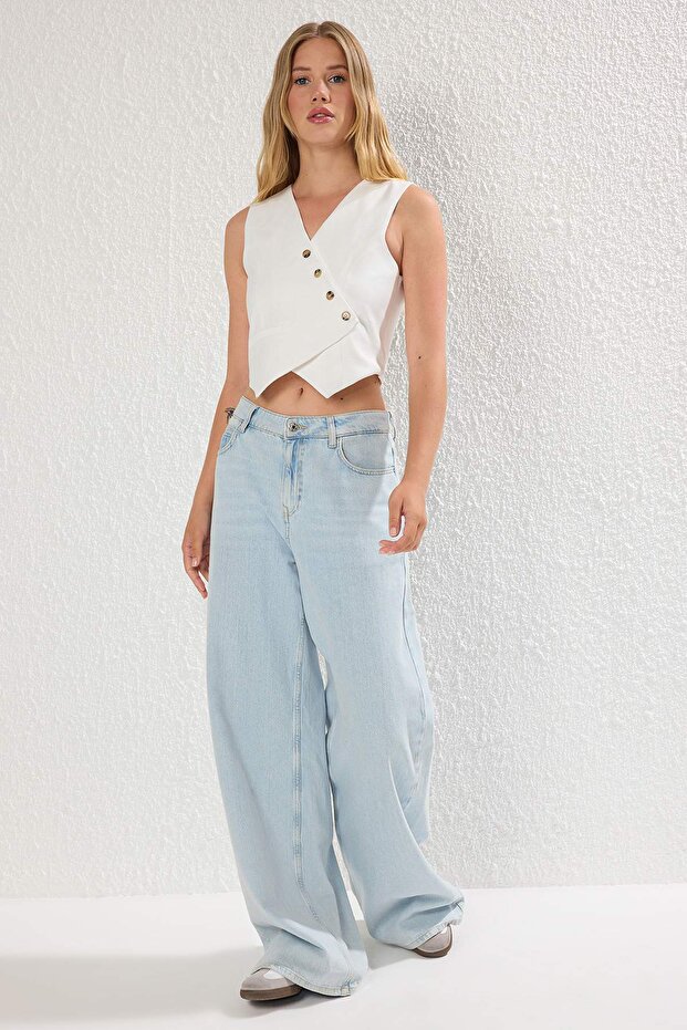Beyaz Fitted Keten Görünümlü Kruvaze Kapama Crop Yelek TWOSS25YE00122 - 1