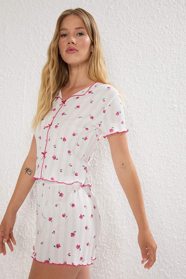 Beyaz-Pembe %100 Pamuklu Çiçekli Kurdele/Fiyonklu Fitilli Şortlu Örme Pijama Takımı THMSS25PT00434 - 2