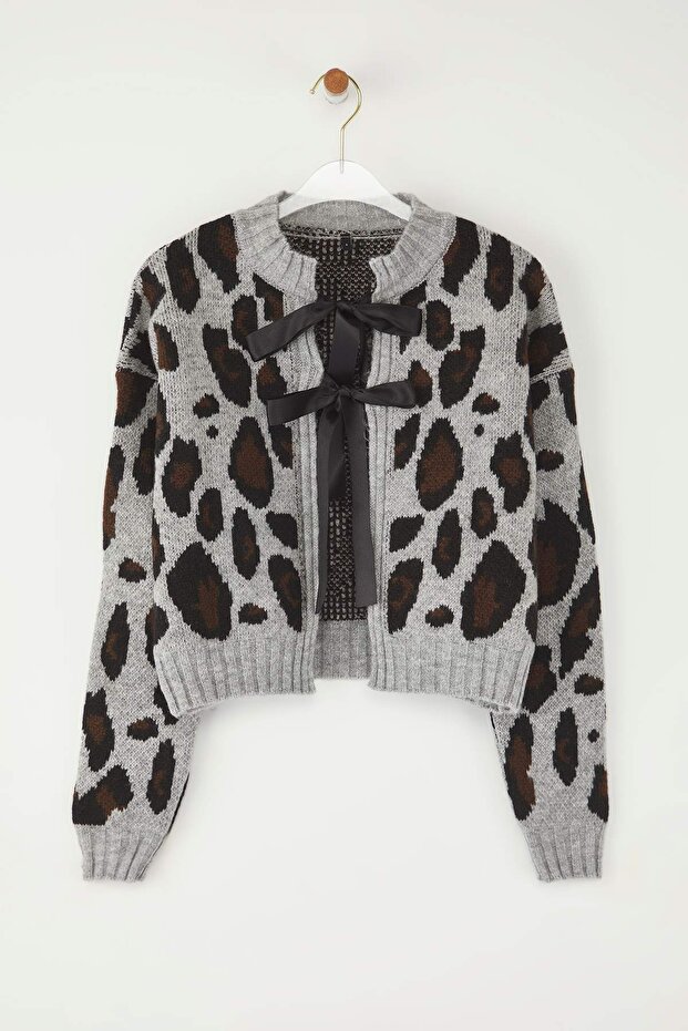 Açık Gri Leopar Desenli Crop Yumuşak Dokulu Triko Hırka TWOAW25HI00355 - 5