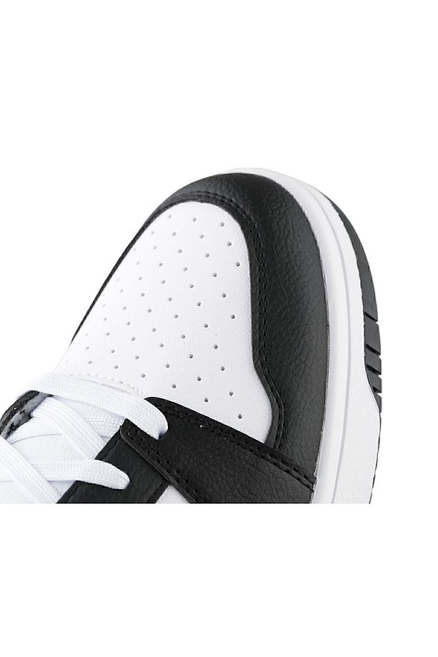 Rebound V6 Low Sneaker - 6