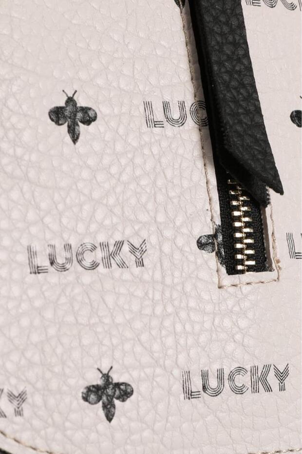 حقيبة ظهر نسائية منقوشة - 6