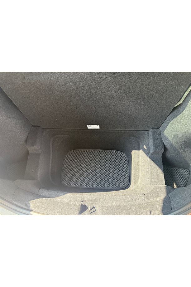 TESLA MODEL Y JUNİPER EVA BAGAJ HAVUZU VE BAGAJ ALTI YAN KULAK - 2