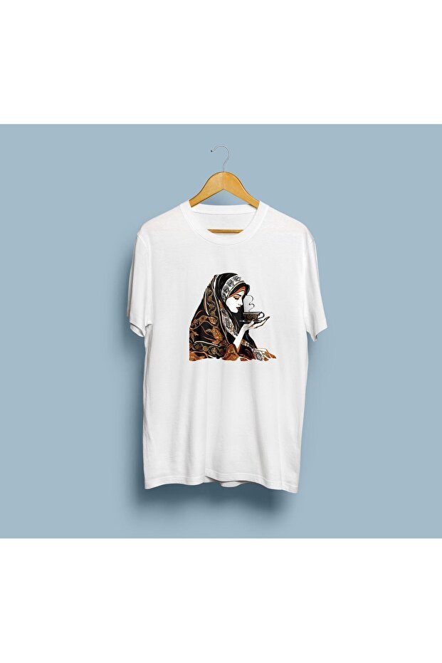 Oversize Mysterious Fortune Teller Holding a Coffee Glass Design Unisex T-Shirt