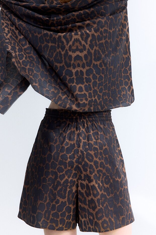 Baskılı ve Büzgü Bağlı Şort - 3