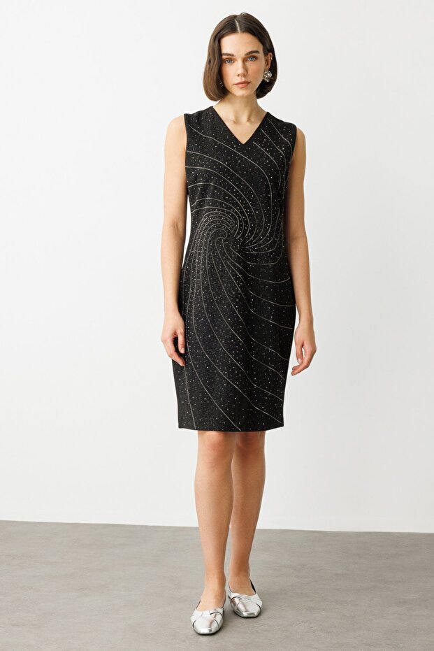 Taş İşlemeli Simli Kolsuz Elbise - 1