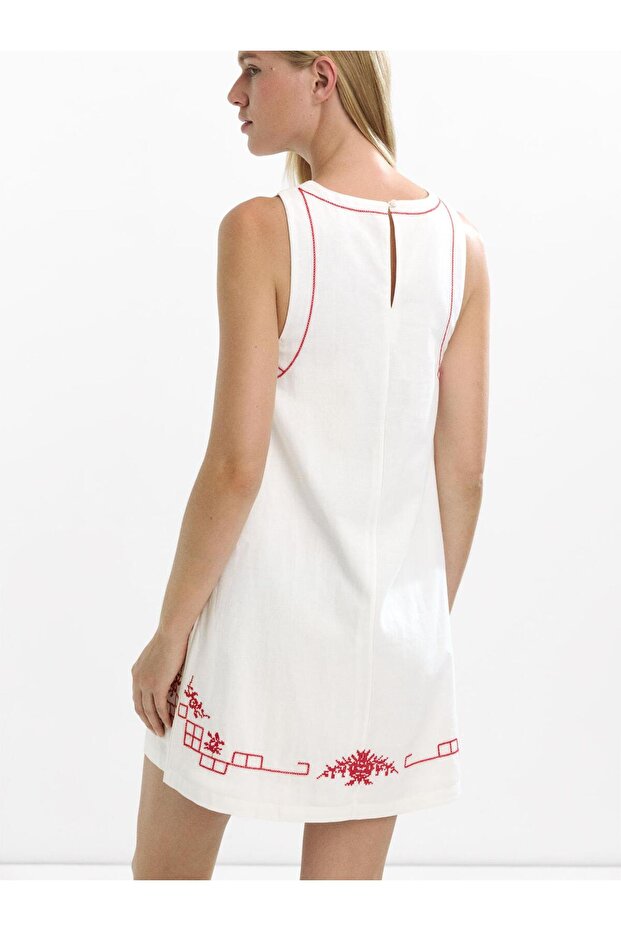 Nakışlı Kısa Elbise - 4