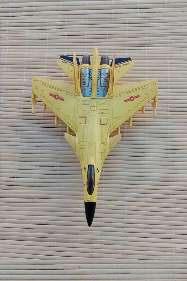 Cek Birak Sari Renkli Askeri Savas Ucagi Modeli J 15 Flaying Shark Maket RC Ucak - 8