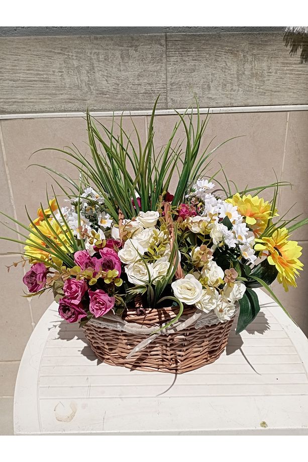 Zengin çiçek Sepeti – Renkli Yapay Çiçeklerle Dolgun Bahar Aranjmanı 50x50 cm - 3
