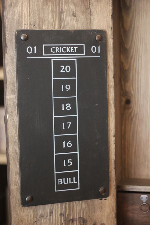 DART CLUB (60x57x18cm) - 3