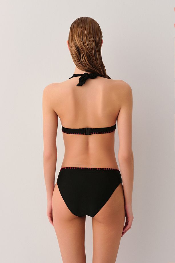 V Dekolteli Kroşeta Detaylı Bikini Üst - 4