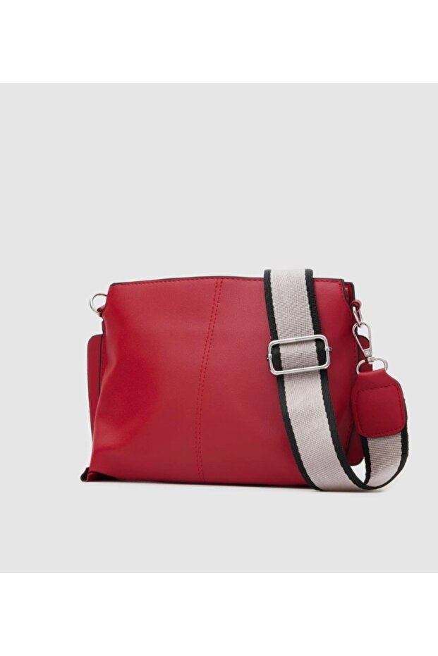 Kırmızı çapraz çanta - 1