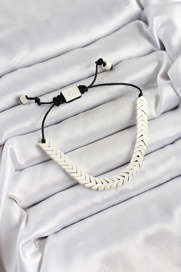 White Juju Women's Bracelet with Brass Elevator Tj-Bb7188