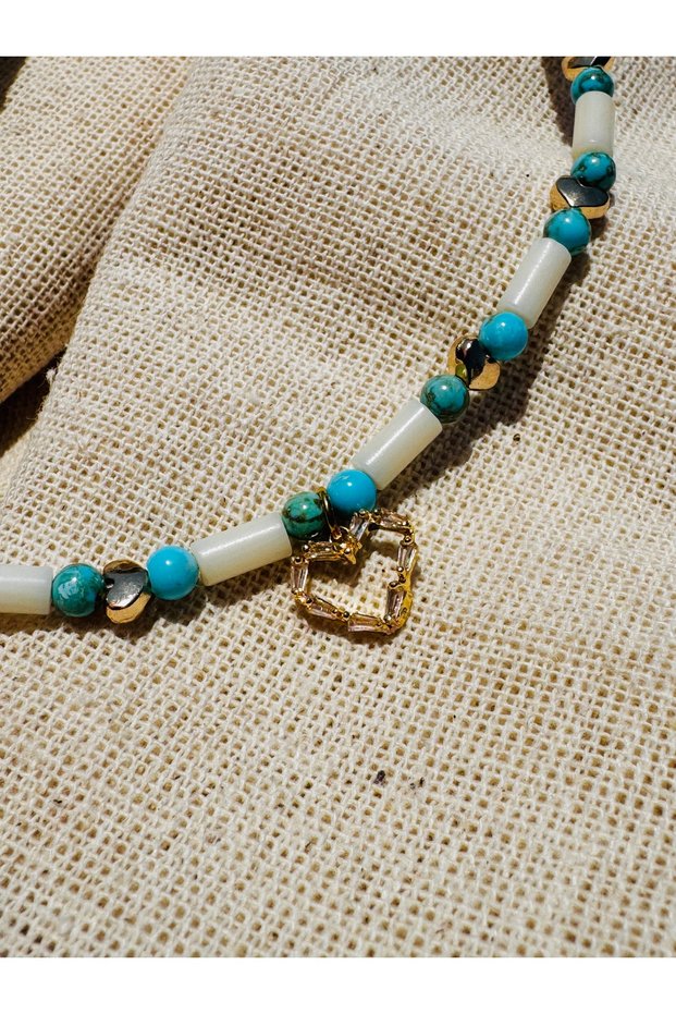 Turquoise and White Coral Stone Heart Detailed Women's Necklace