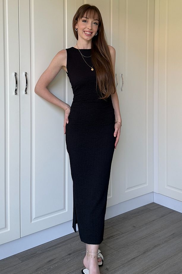 Gofre Kumaş Siyah Midi Elbise - 4