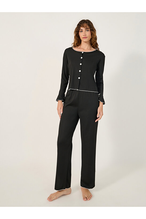 طقم بيجامة سادة بأكمام طويلة وأزرار أمامية - 2