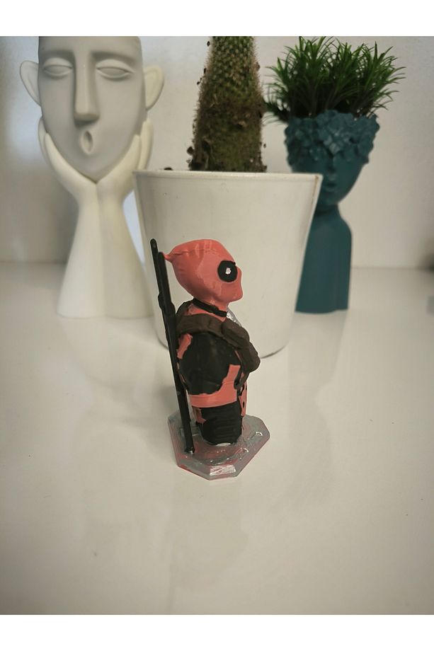 Dekoratif Deadpool Figürü - 2