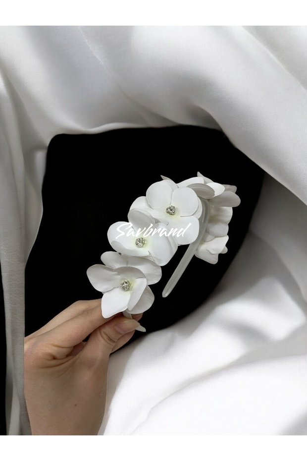 Wet Hydrangea Maternity Crown