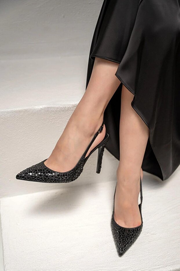 Nedia Stone Detailed Heeled Shoes