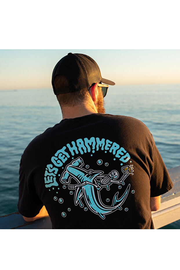 تي شيرت كبير الحجم مطبوع عليه Let's Get Hammered